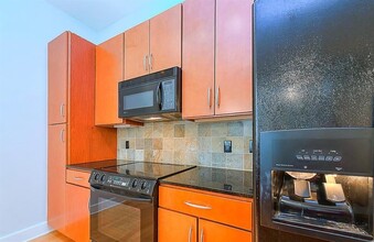 1901 Post Oak Blvd in Houston, TX - Building Photo - Building Photo
