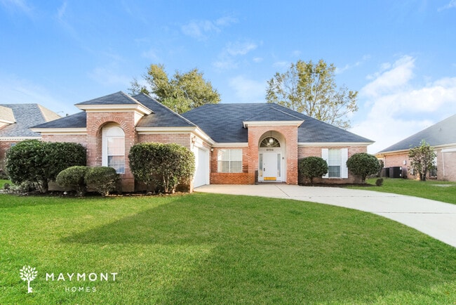 property at 2728 Fair Oaks Dr