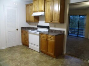 313 Somerset Dr in Fort Walton Beach, FL - Building Photo - Building Photo