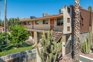 TRADEWINDS in Tucson, AZ - Building Photo