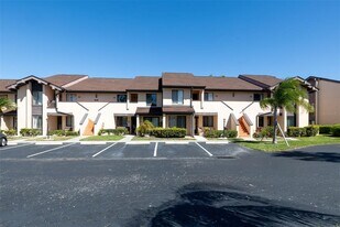 6211 Timberlake Dr in Sarasota, FL - Building Photo