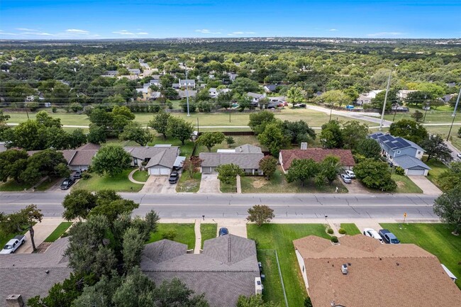 1700 Deep Wood Dr in Round Rock, TX - Building Photo - Building Photo