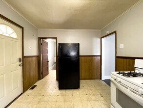 1609 W Memorial Dr in Muncie, IN - Building Photo - Building Photo