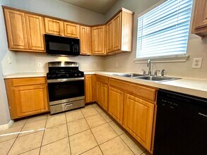 1707 Chestnut Ave, Unit A in Austin, TX - Building Photo - Building Photo