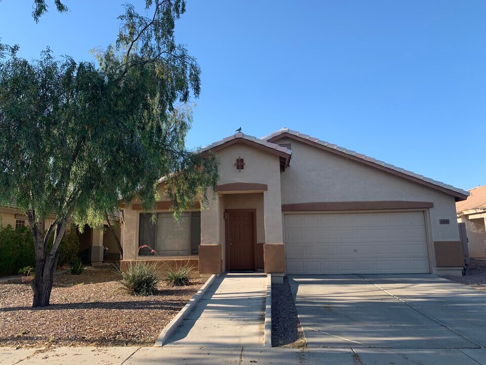 13250 W Port Royale Ln in Surprise, AZ - Building Photo