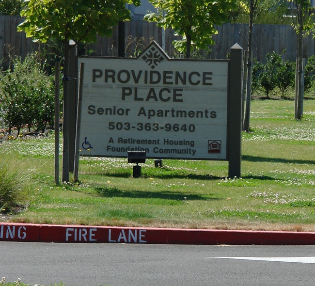 Providence Place Senior Apartments in Salem, OR - Foto de edificio - Building Photo