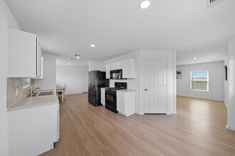 32506 Orchard Haze Dr in Brookshire, TX - Foto de edificio - Building Photo