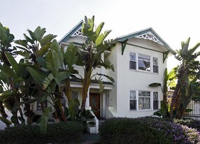 The Ivy House in San Diego, CA - Building Photo