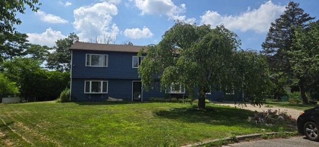 property at 4 Xenia Ct