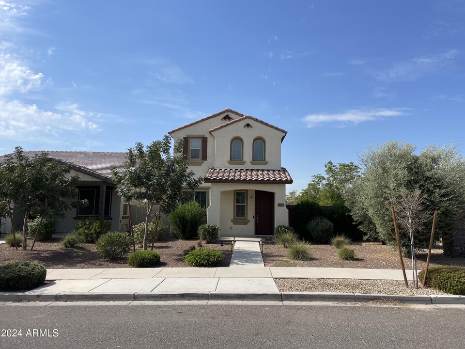 15265 W Sherman St in Goodyear, AZ - Building Photo