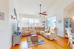 20013 Newry Dr, Unit Unit X18 in Rehoboth Beach, DE - Building Photo