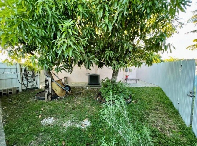 26750 SW 125th Ave-Unit -1 in Homestead, FL - Building Photo - Building Photo