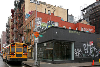 176 Delancey St in New York, NY - Building Photo - Building Photo