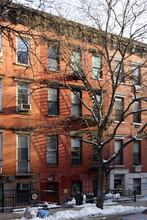 315 E 6th St in New York, NY - Building Photo - Building Photo