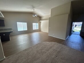 3054 S Foster Ct in Tulare, CA - Building Photo - Building Photo