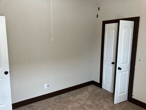 696 Village Dr in Opelika, AL - Building Photo - Building Photo