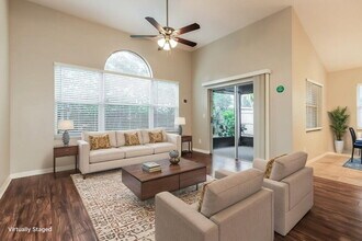 4021 Quail Briar Dr in Valrico, FL - Building Photo - Building Photo