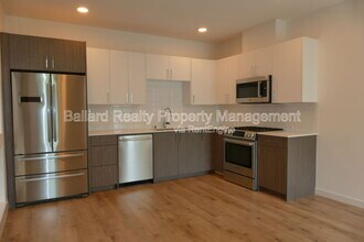 1121 E Howell St in Seattle, WA - Building Photo - Building Photo