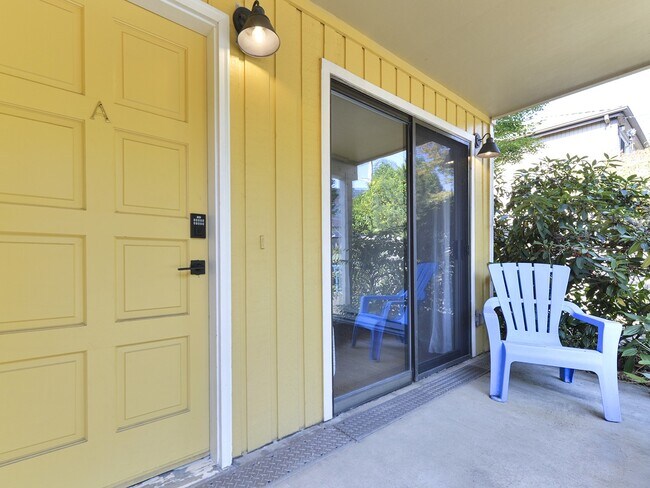 421 Wells Ave S, Unit A in Renton, WA - Foto de edificio - Building Photo