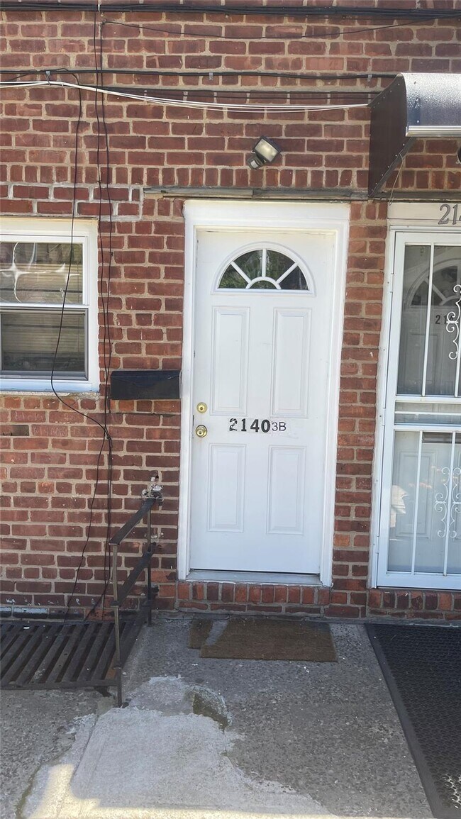 214-3 Hillside Ave. in New York, NY - Building Photo - Building Photo