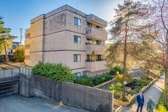 1856 Frances St in Vancouver, BC - Building Photo - Building Photo