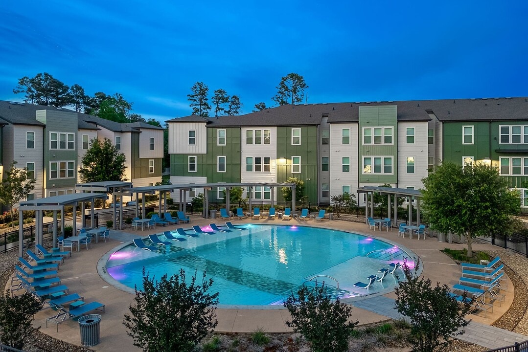 The Heights in Huntsville, TX - Building Photo