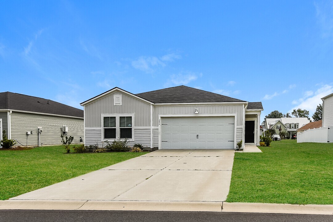 135 S Reindeer Rd in Surfside Beach, SC - Building Photo
