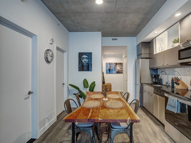 510 Richards St, Unit SI ID1358026P in Vancouver, BC - Building Photo - Building Photo