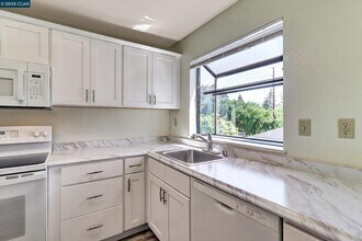 1300 Walden Rd in Walnut Creek, CA - Building Photo - Building Photo