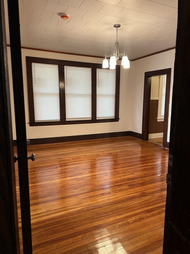 368 Seaview Ave, Unit 2nd floor in Bridgeport, CT - Building Photo - Building Photo