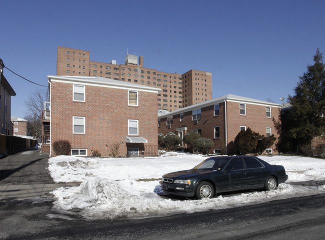 Oakwood Gardens in Elizabeth, NJ - Foto de edificio - Building Photo