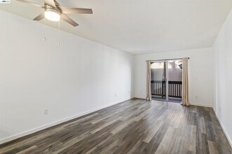 3849 Vineyard Ave in Pleasanton, CA - Building Photo - Building Photo