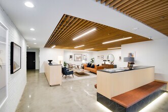 Vica Silverlake in Los Angeles, CA - Building Photo - Building Photo