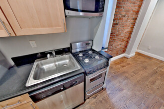 127 E 7th St in New York, NY - Building Photo - Building Photo