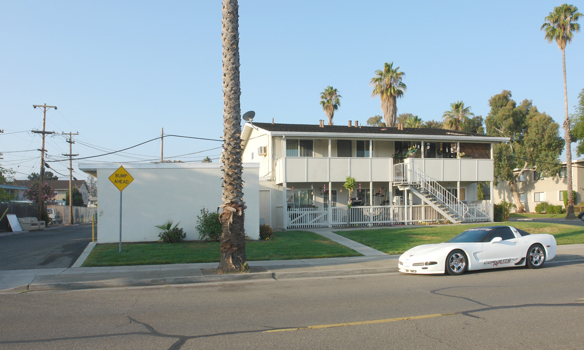 680 Waldo Road in Campbell, CA - Foto de edificio