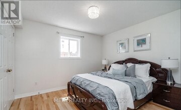 1 Resolute Dr in Hamilton, ON - Building Photo - Building Photo