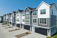 Aspen Ridge Townhomes in Ankeny, IA - Foto de edificio - Building Photo