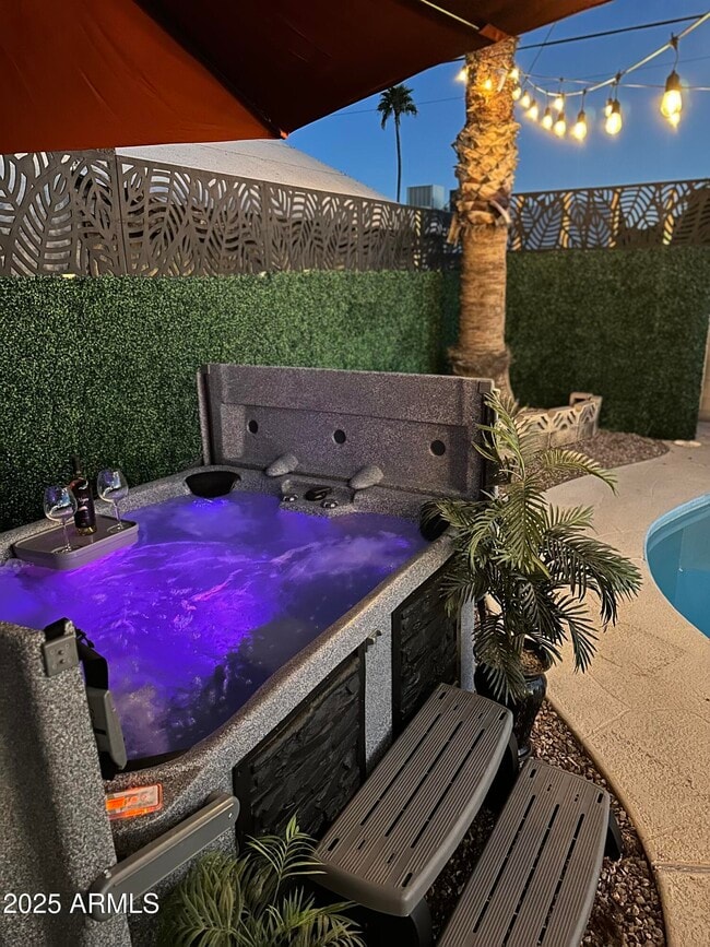 property at 3201 E Hubbell St