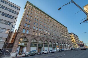 143 E State St in Trenton, NJ - Building Photo