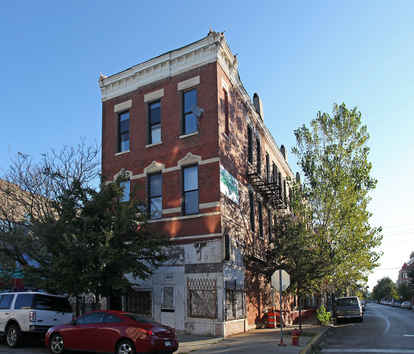 1843 S Racine Ave in Chicago, IL - Foto de edificio