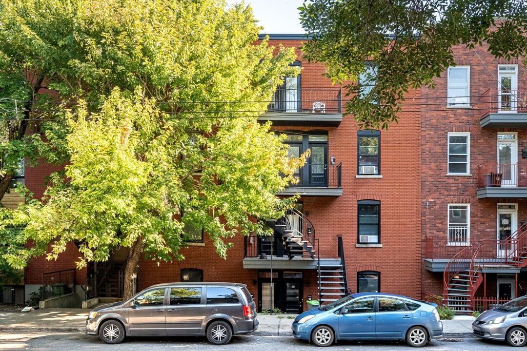 1467-1481 Jeanne-D'arc Av in Montréal, QC - Building Photo