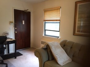 38C Sandra Cir, Unit C2 in Westfield, NJ - Foto de edificio - Building Photo
