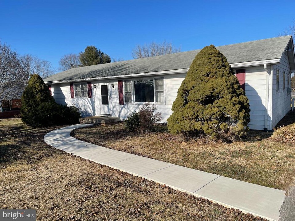 3 Spring View Blvd in Luray, VA - Building Photo