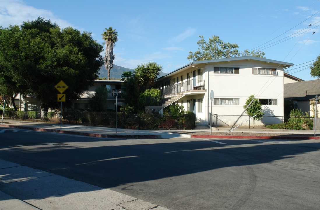 277 W Alamar Ave in Santa Barbara, CA - Building Photo