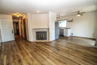 12717 NE 170th Ln in Woodinville, WA - Building Photo - Building Photo