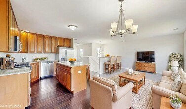 1016 Turin Dr in Hampshire, IL - Building Photo - Building Photo