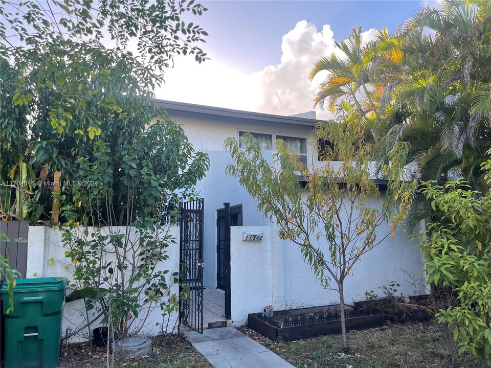 11342 SW 70th Terrace in Miami, FL - Building Photo