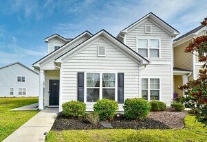 252 Castle Dr in Myrtle Beach, SC - Building Photo