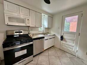 975 Elizabeth St in Pittsburgh, PA - Building Photo - Building Photo