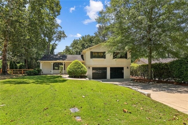 property at 190 Thompson Pl